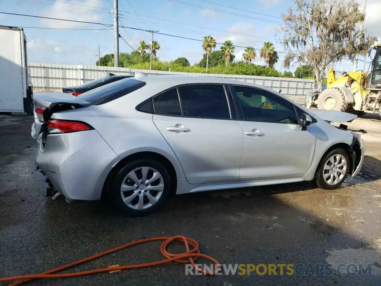 3 fotografías del automóvil dañado 5YFEPRAE9LP069389 TOYOTA COROLLA 2020