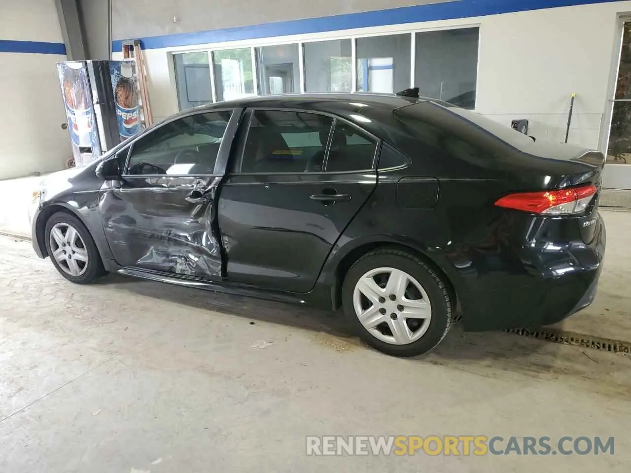 2 fotografías del automóvil dañado 5YFEPRAE9LP081624 TOYOTA COROLLA 2020