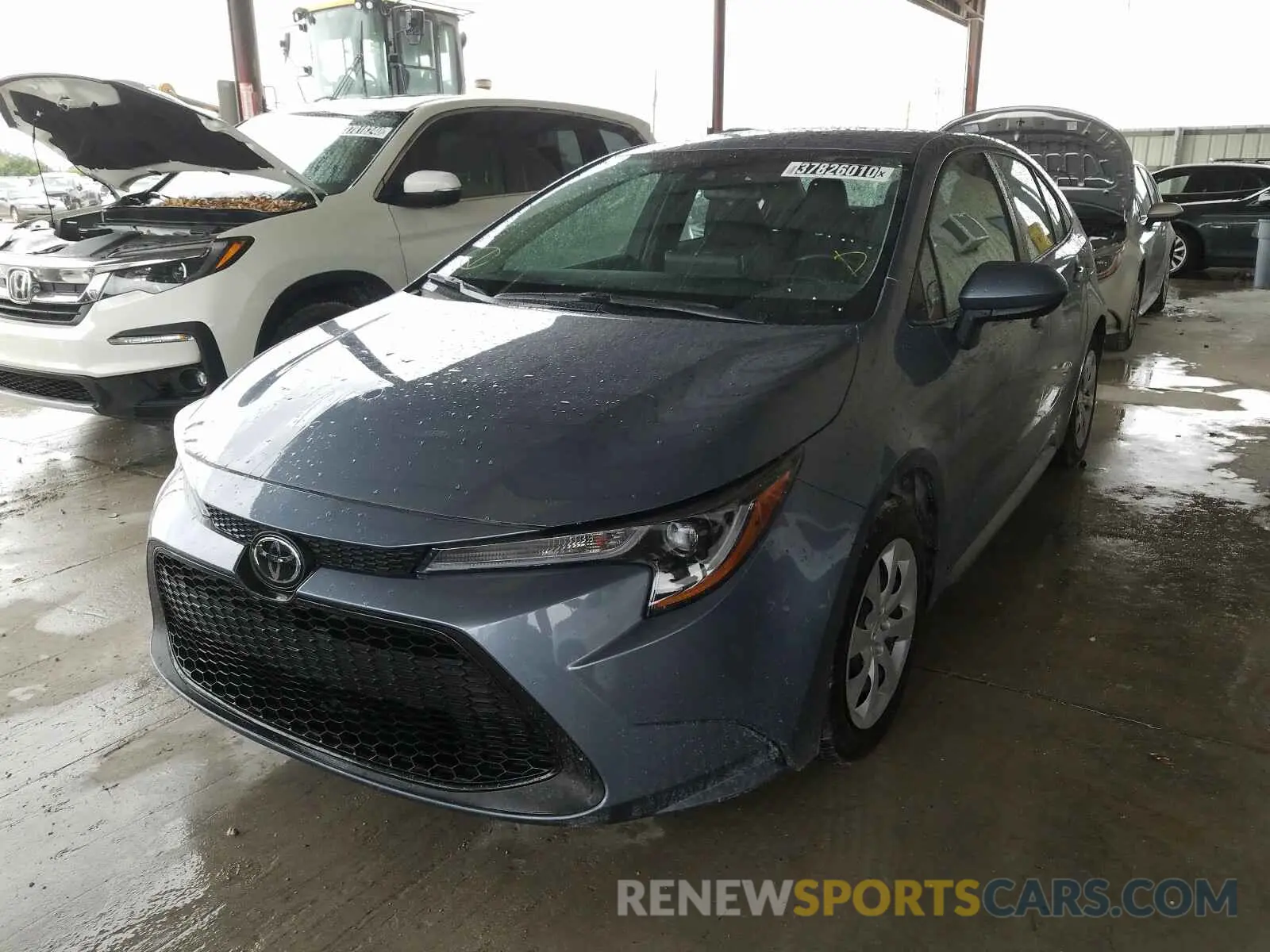 2 fotografías del automóvil dañado 5YFEPRAE9LP084684 TOYOTA COROLLA 2020