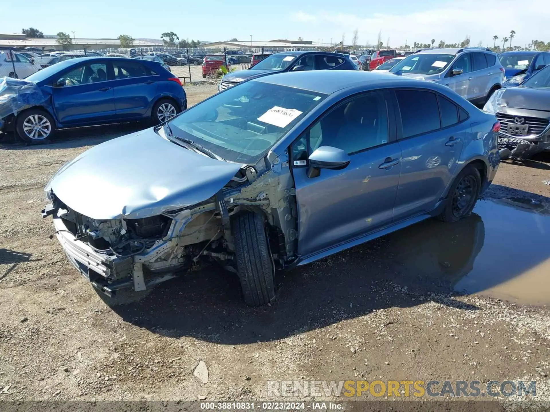 2 fotografías del automóvil dañado 5YFEPRAE9LP115321 TOYOTA COROLLA 2020