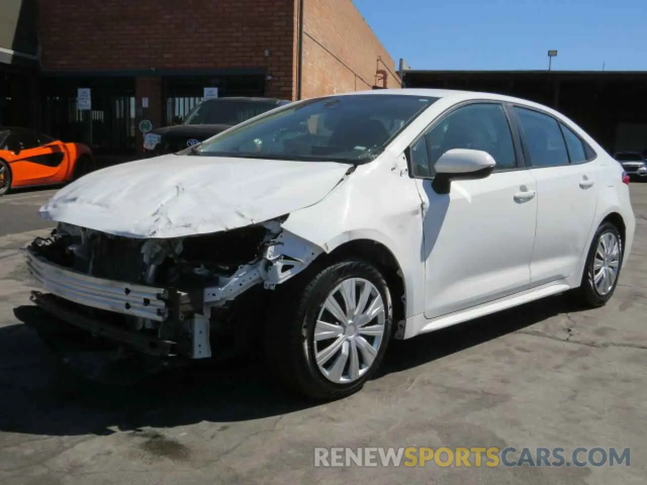 2 fotografías del automóvil dañado 5YFEPRAE9LP117585 TOYOTA COROLLA 2020