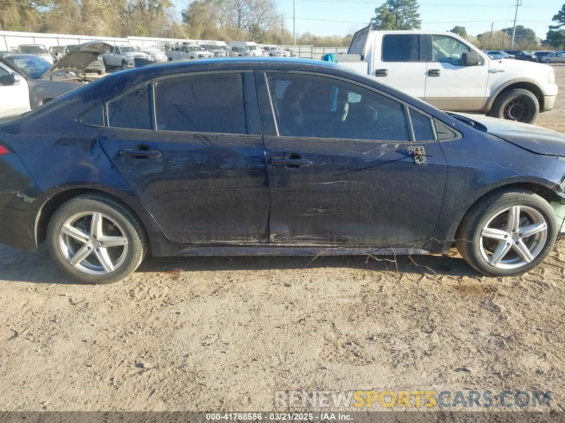 14 fotografías del automóvil dañado 5YFEPRAE9LP124228 TOYOTA COROLLA 2020