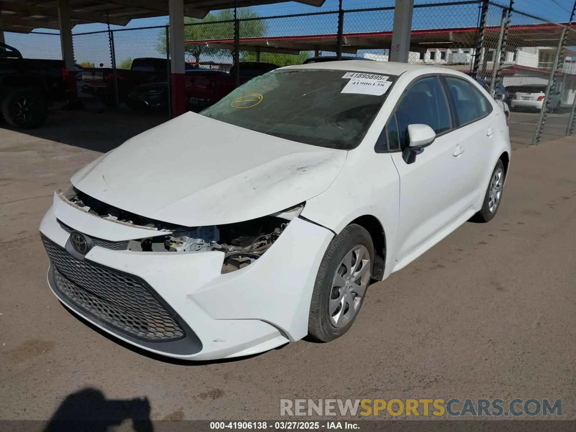 2 fotografías del automóvil dañado 5YFEPRAE9LP132782 TOYOTA COROLLA 2020