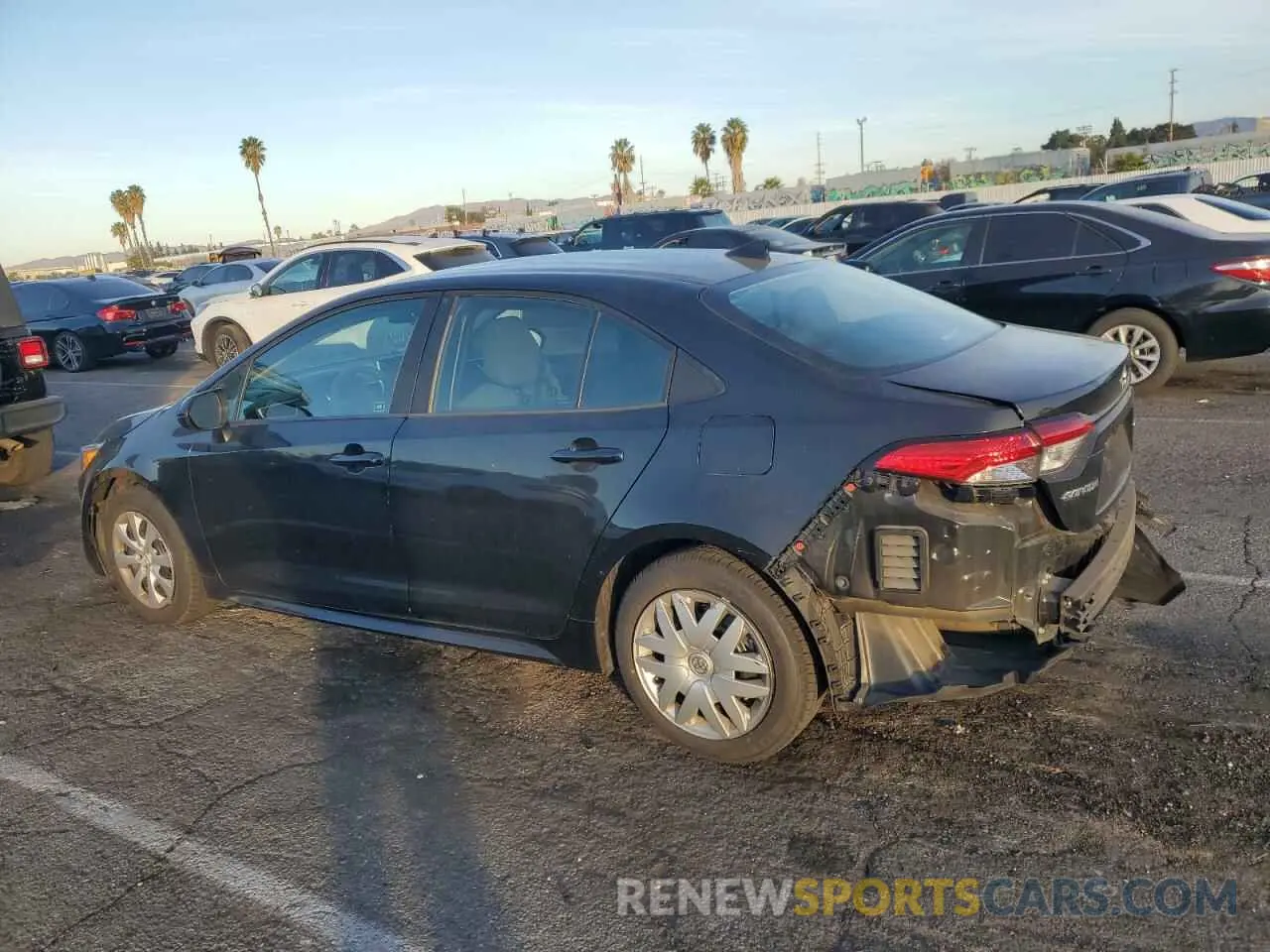 2 fotografías del automóvil dañado 5YFEPRAE9LP144589 TOYOTA COROLLA 2020