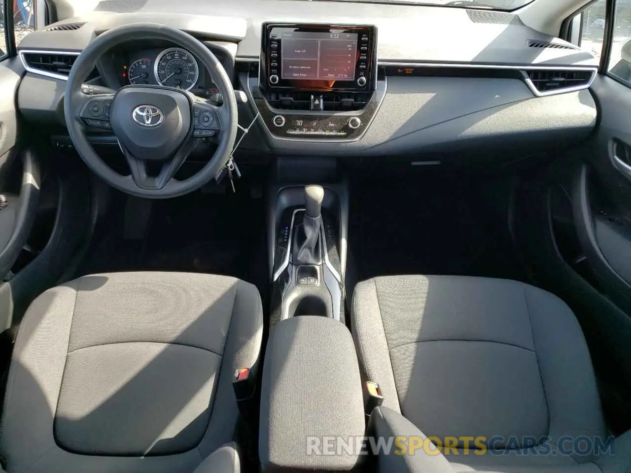 8 fotografías del automóvil dañado 5YFEPRAEXLP051208 TOYOTA COROLLA 2020