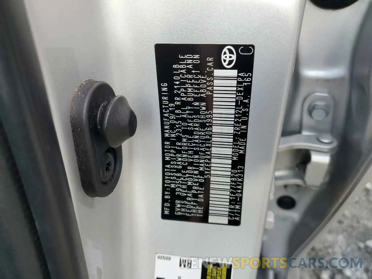 12 fotografías del automóvil dañado 5YFEPRAEXLP061995 TOYOTA COROLLA 2020