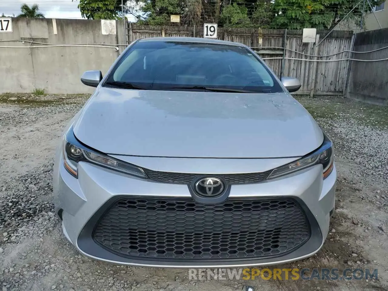 5 fotografías del automóvil dañado 5YFEPRAEXLP061995 TOYOTA COROLLA 2020