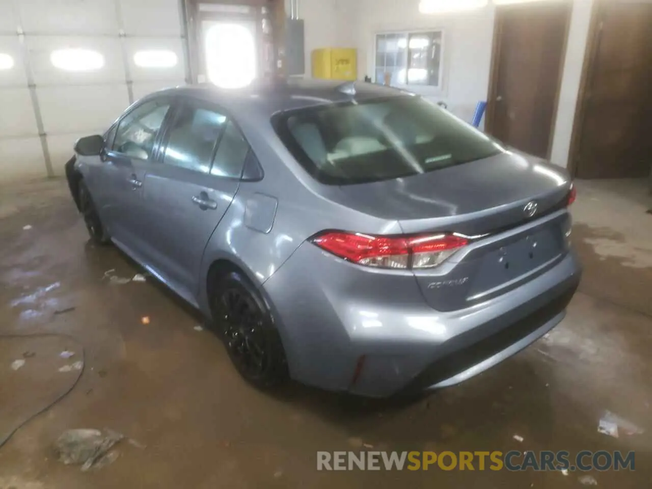 2 fotografías del automóvil dañado 5YFEPRAEXLP070132 TOYOTA COROLLA 2020