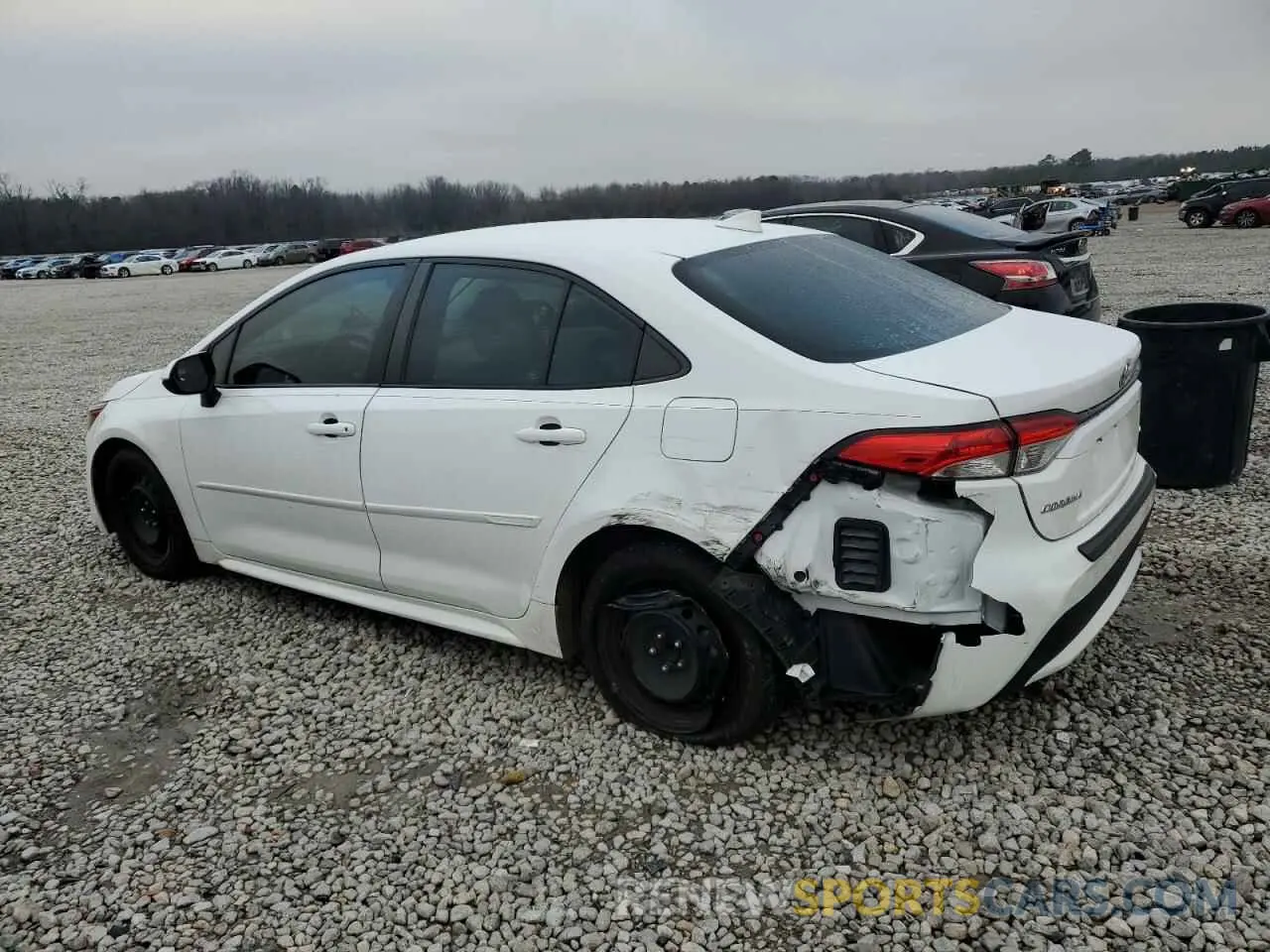 2 fotografías del automóvil dañado 5YFEPRAEXLP072883 TOYOTA COROLLA 2020