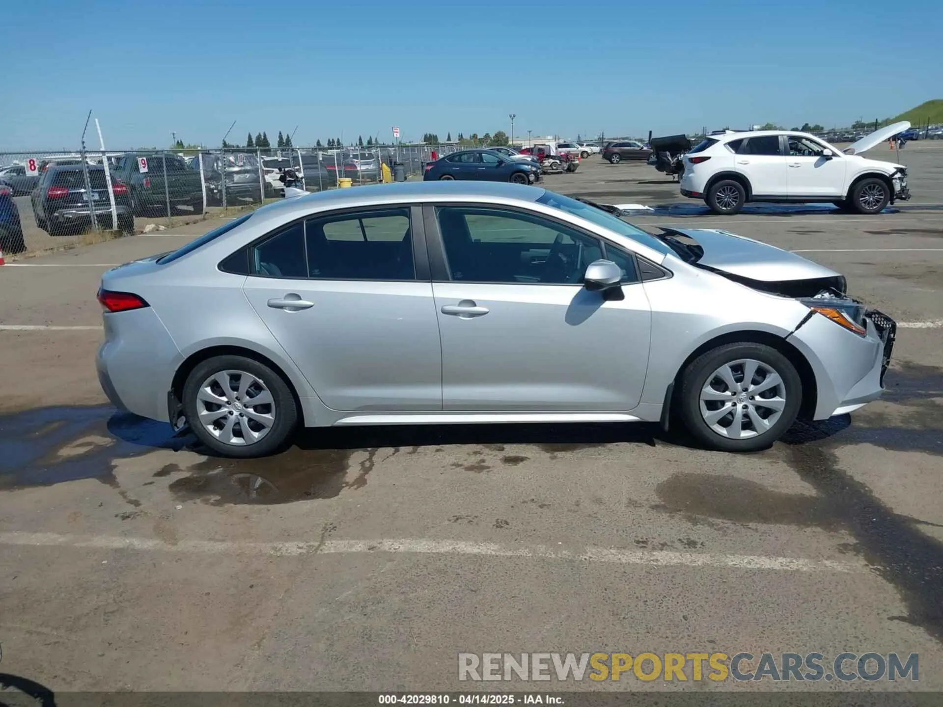 14 fotografías del automóvil dañado 5YFEPRAEXLP091997 TOYOTA COROLLA 2020