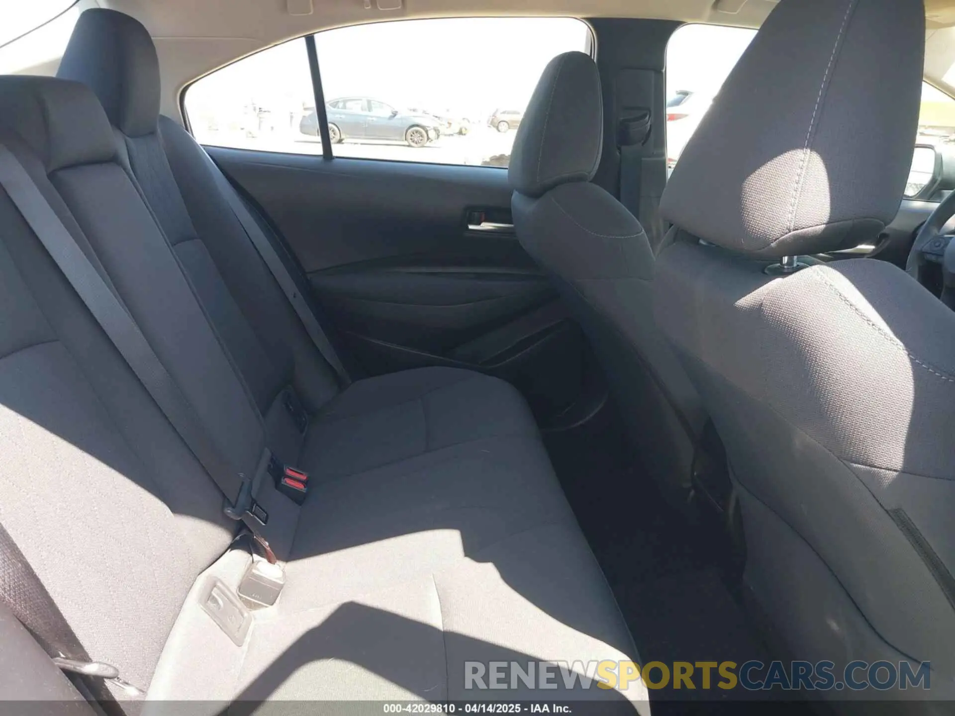 8 fotografías del automóvil dañado 5YFEPRAEXLP091997 TOYOTA COROLLA 2020