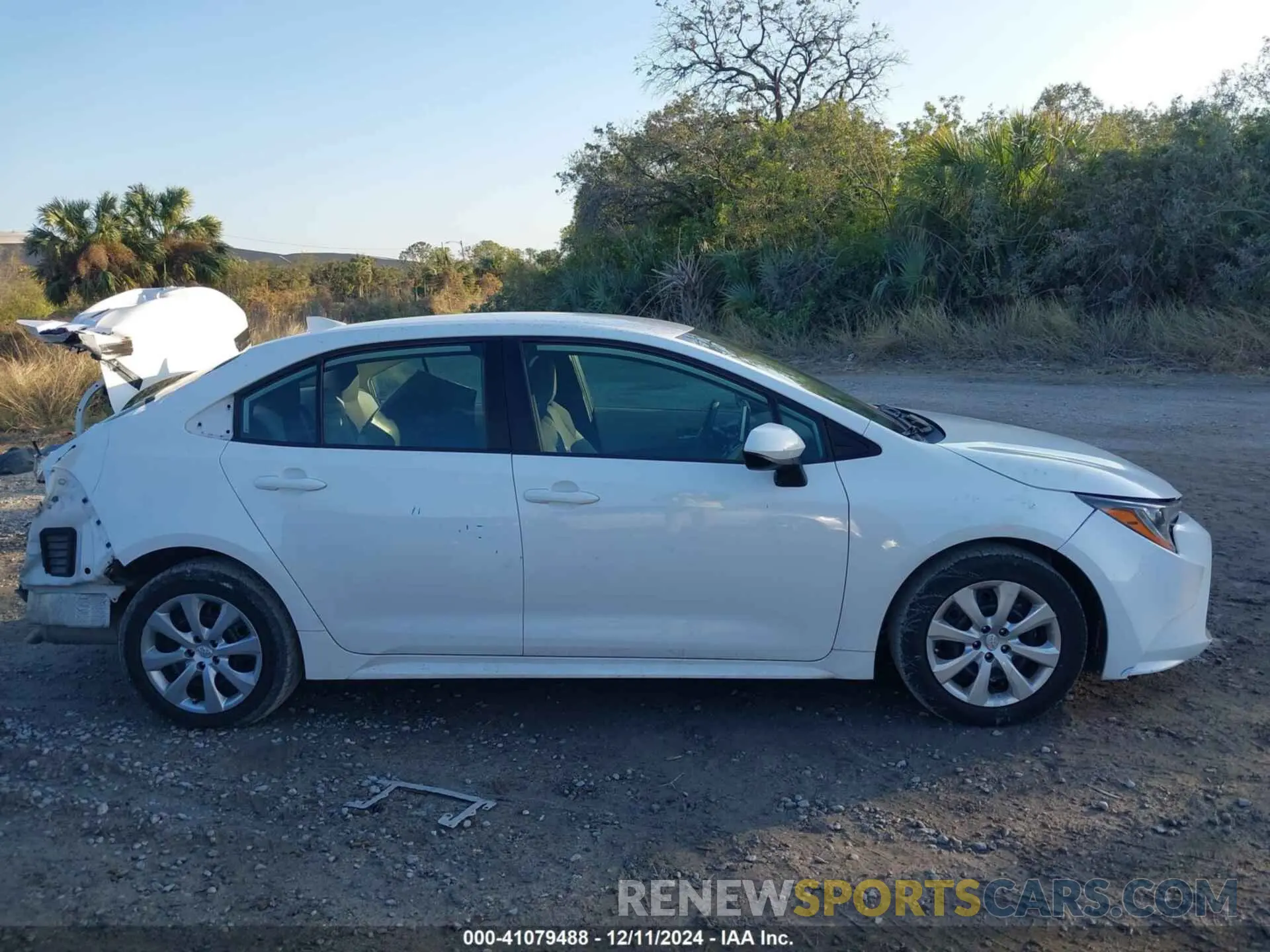 14 fotografías del automóvil dañado 5YFEPRAEXLP099873 TOYOTA COROLLA 2020