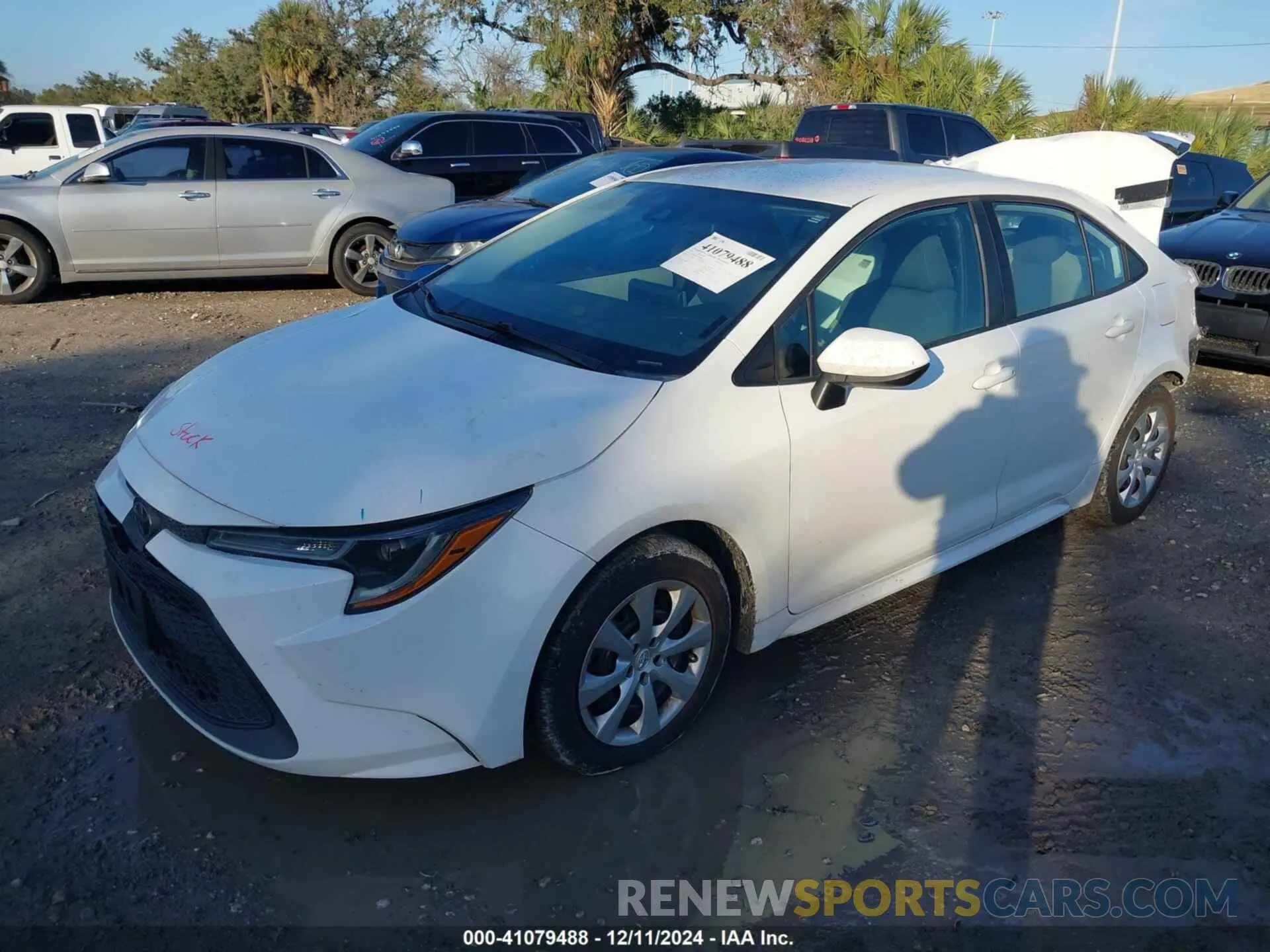 2 fotografías del automóvil dañado 5YFEPRAEXLP099873 TOYOTA COROLLA 2020