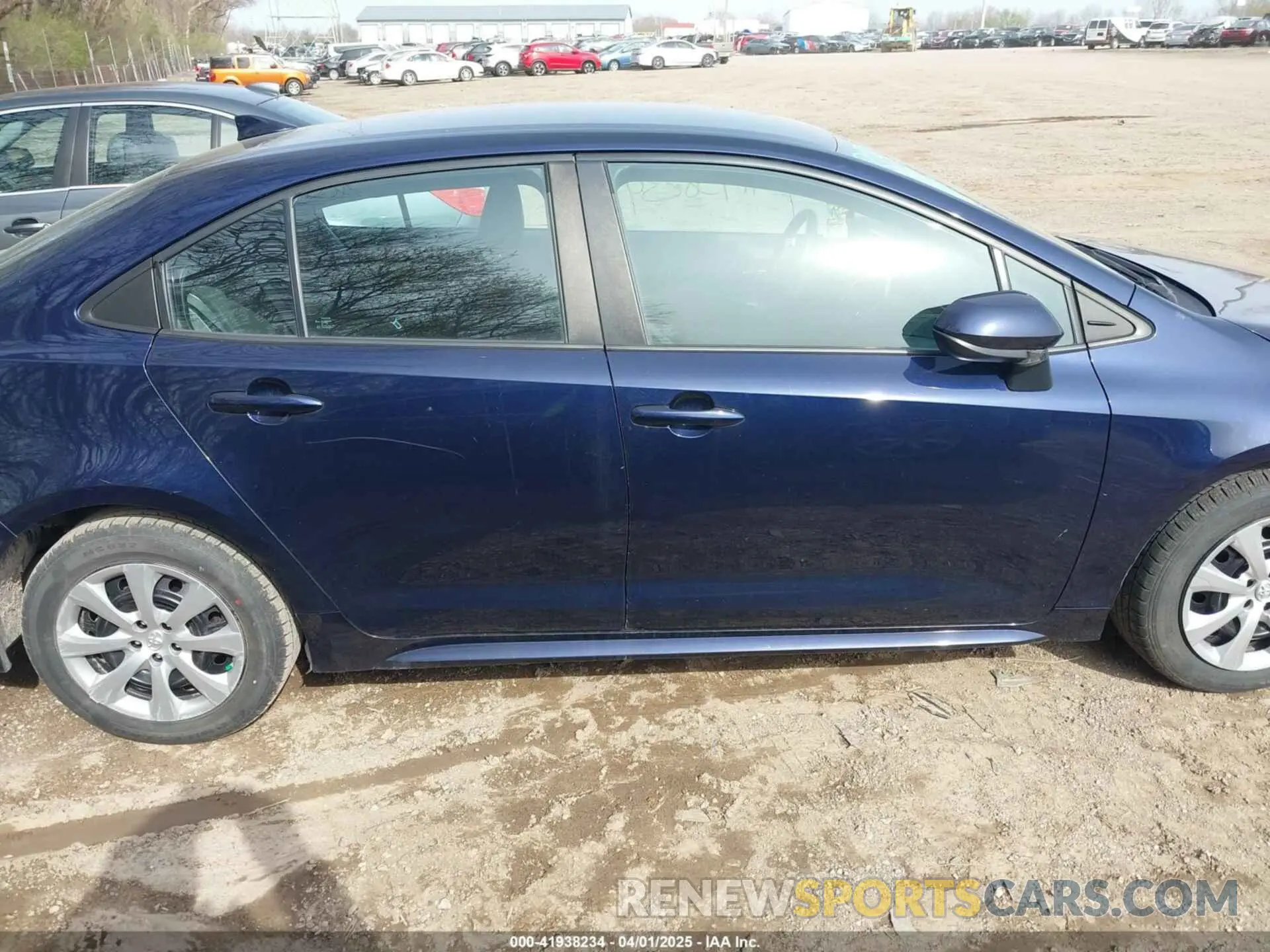 13 fotografías del automóvil dañado 5YFEPRAEXLP103873 TOYOTA COROLLA 2020