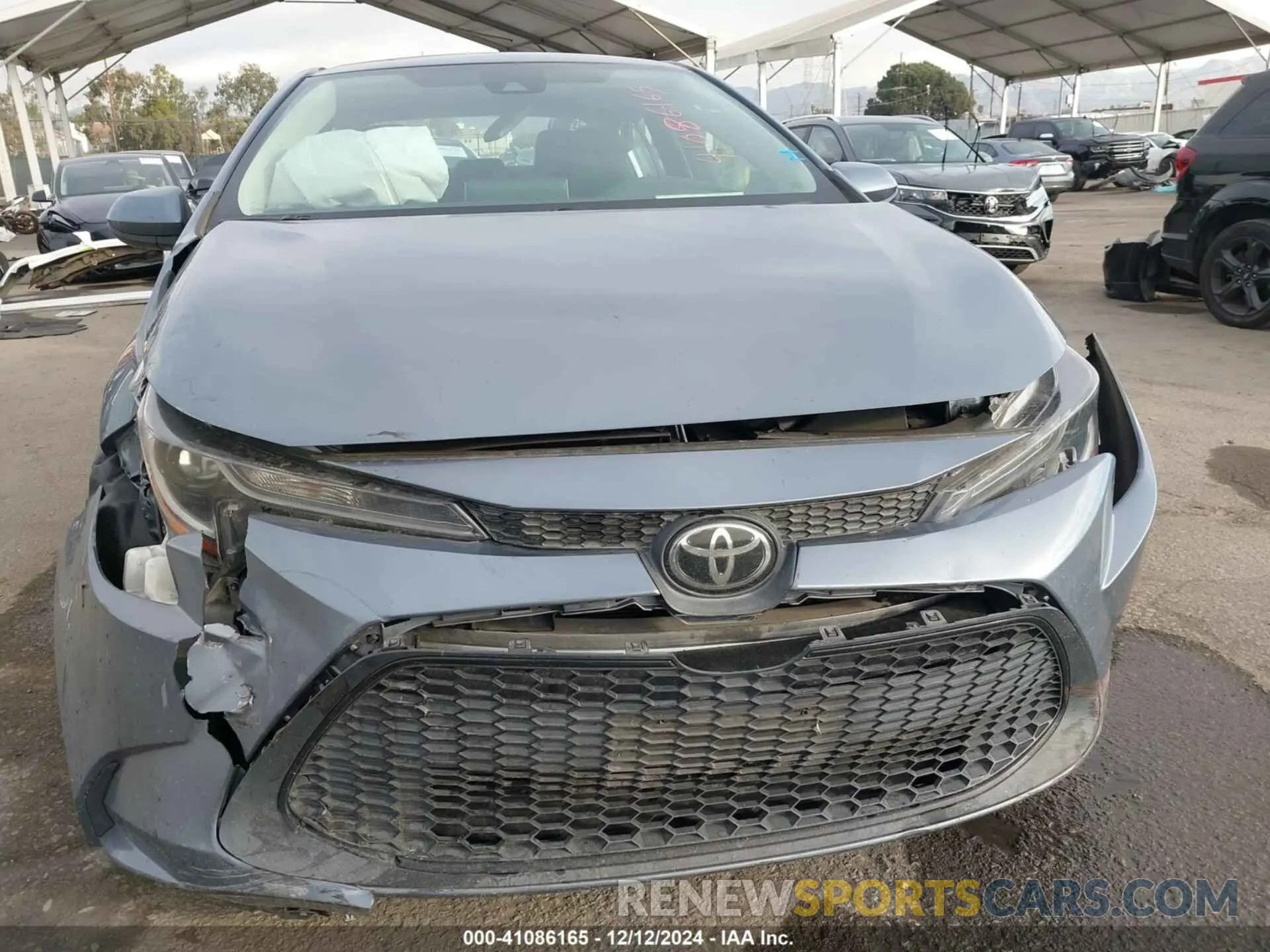 12 fotografías del automóvil dañado 5YFEPRAEXLP104330 TOYOTA COROLLA 2020