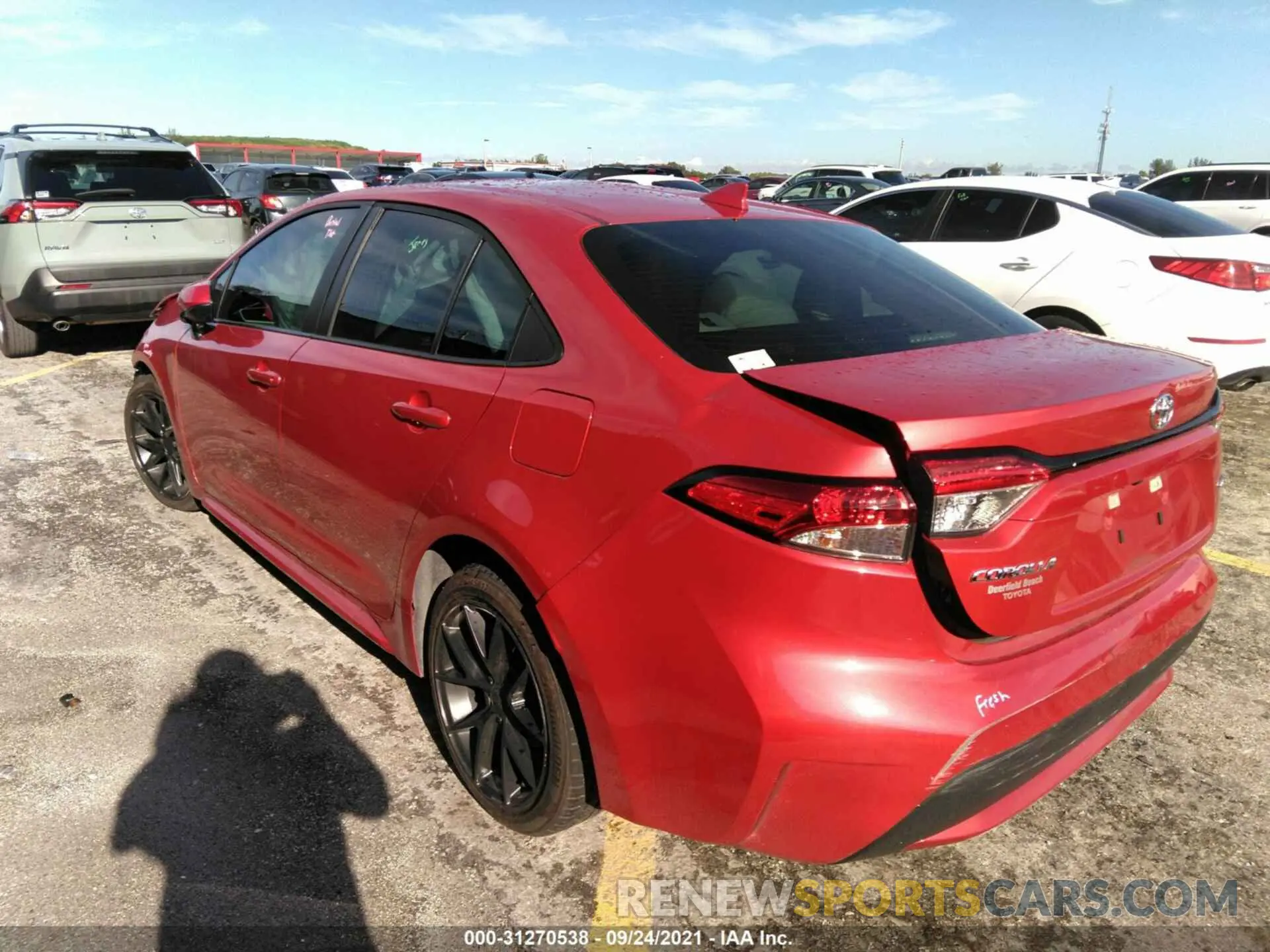 3 fotografías del automóvil dañado 5YFEPRAEXLP123136 TOYOTA COROLLA 2020