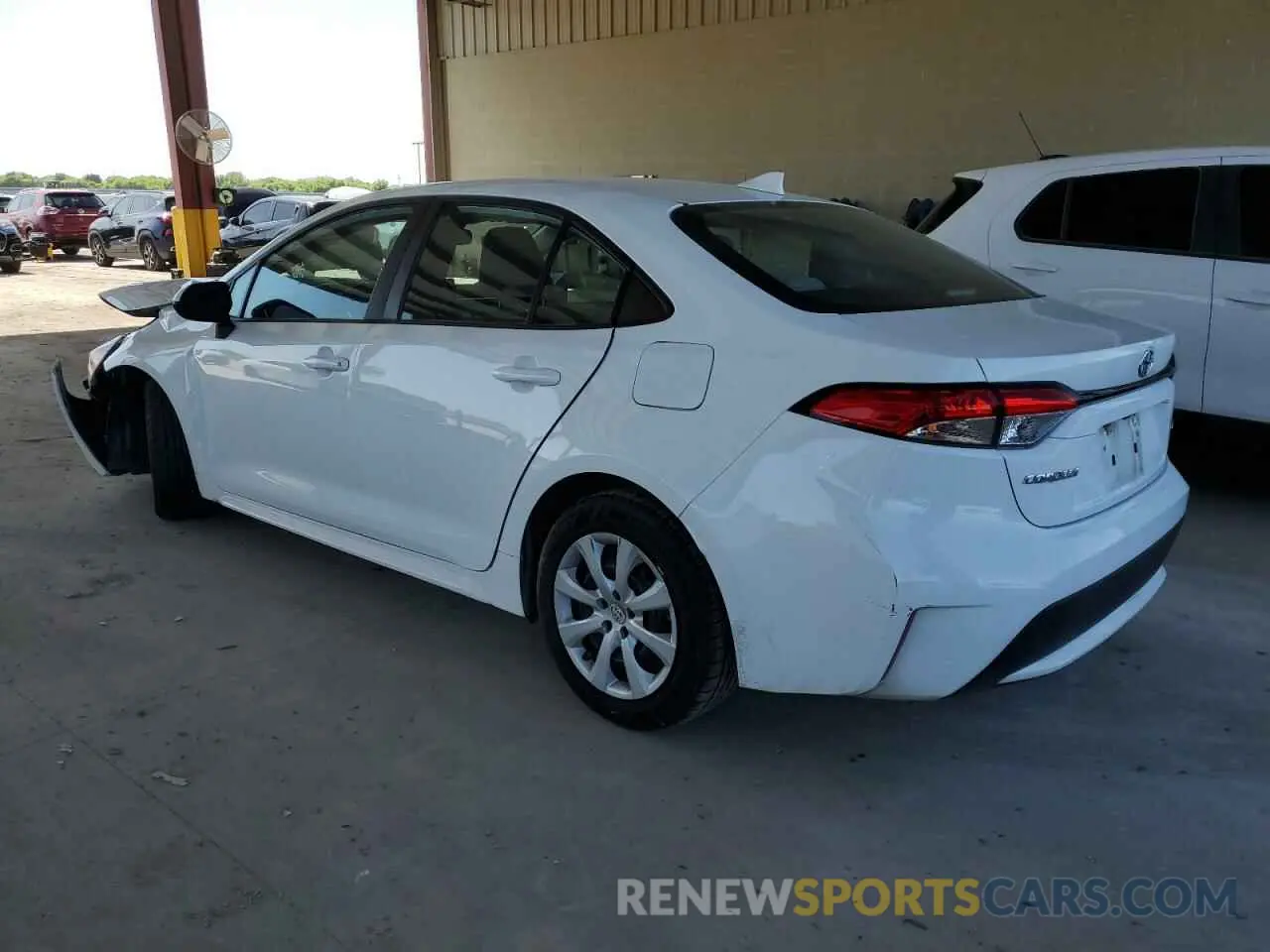 2 fotografías del automóvil dañado 5YFEPRAEXLP140292 TOYOTA COROLLA 2020