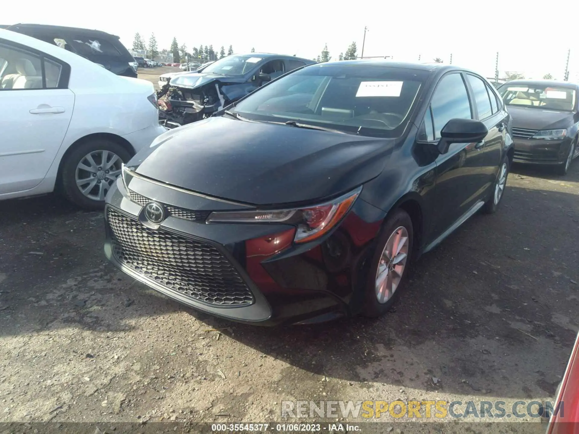 2 fotografías del automóvil dañado 5YFHPRAE0LP047312 TOYOTA COROLLA 2020