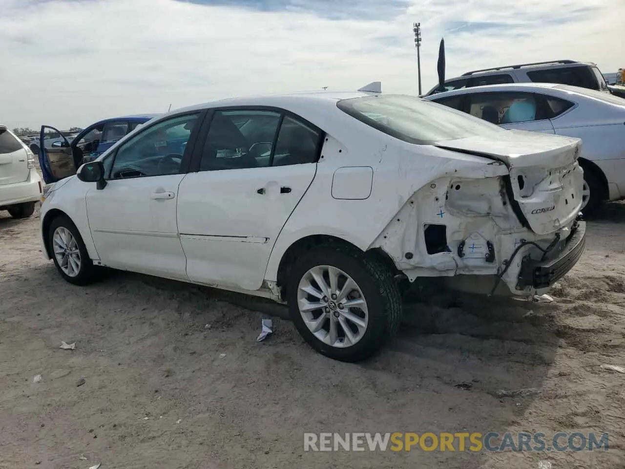2 fotografías del automóvil dañado 5YFHPRAE4LP007962 TOYOTA COROLLA 2020