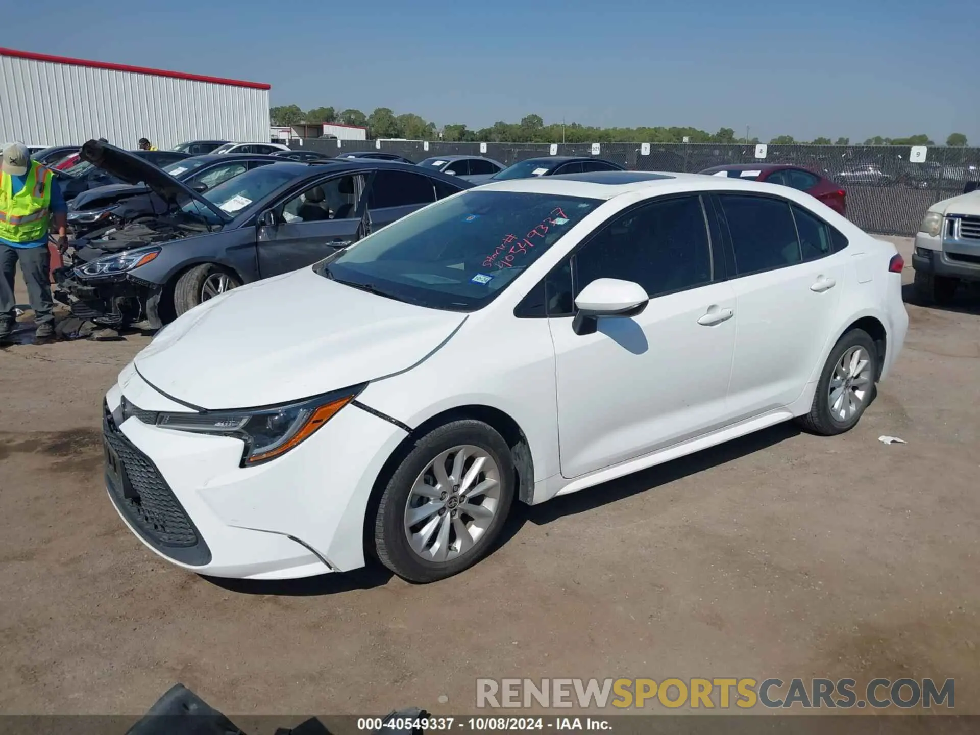 2 fotografías del automóvil dañado 5YFHPRAE7LP015912 TOYOTA COROLLA 2020