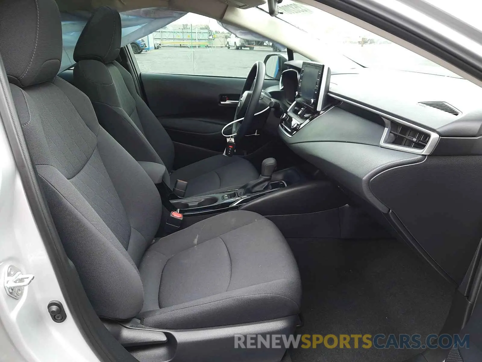 5 fotografías del automóvil dañado 5YFHPRAE7LP127755 TOYOTA COROLLA 2020