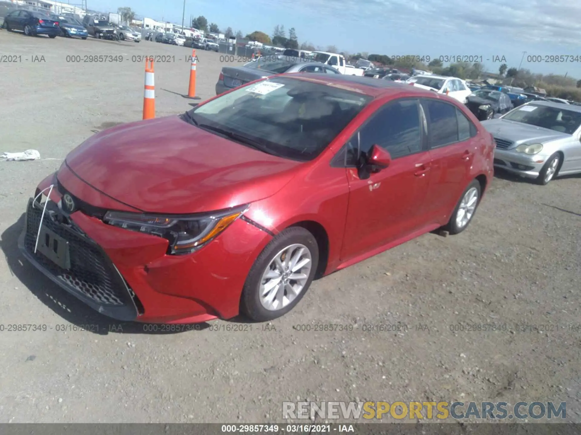 2 fotografías del automóvil dañado 5YFHPRAE8LP046246 TOYOTA COROLLA 2020