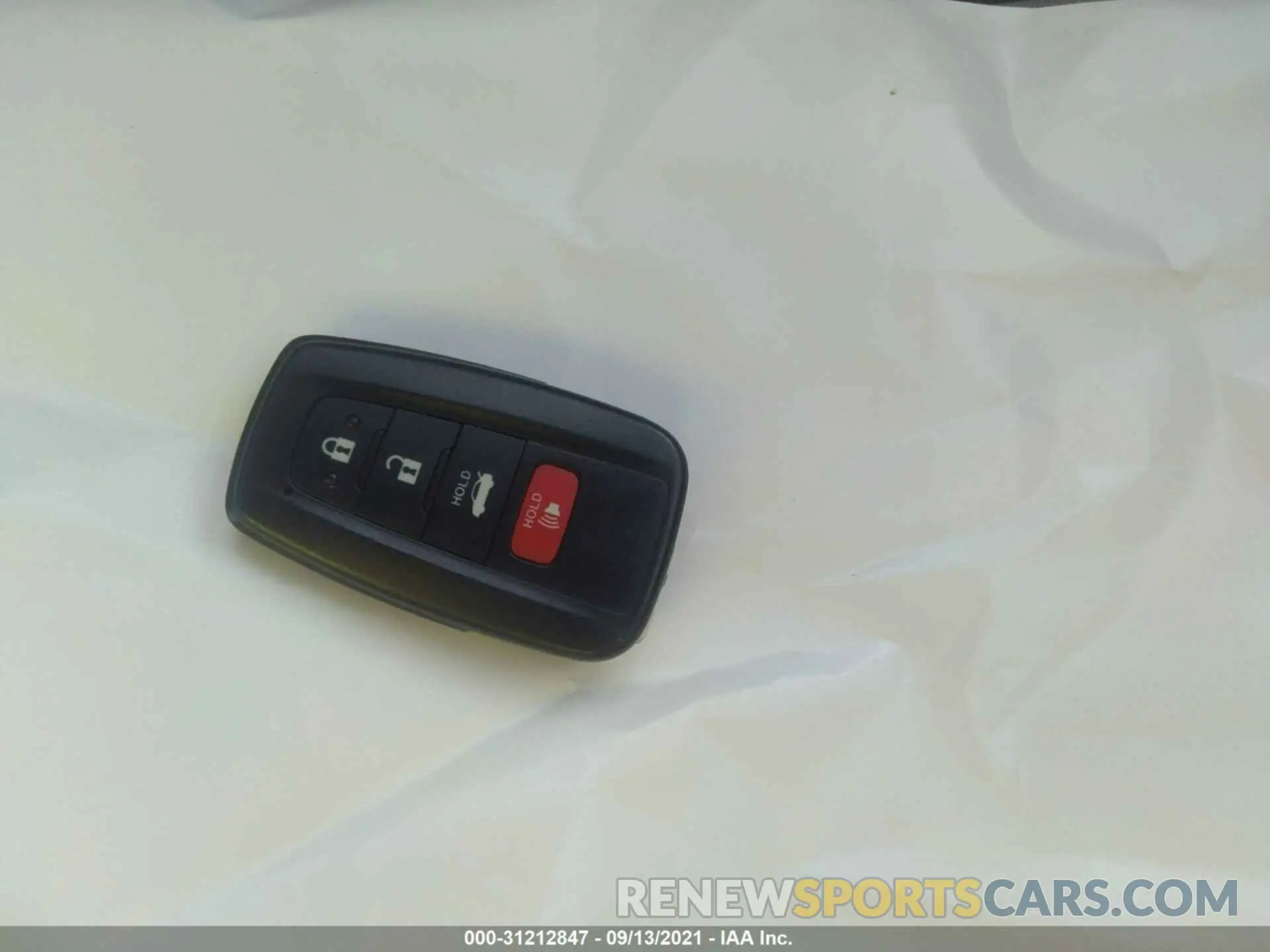 11 fotografías del automóvil dañado 5YFHPRAE9LP047762 TOYOTA COROLLA 2020