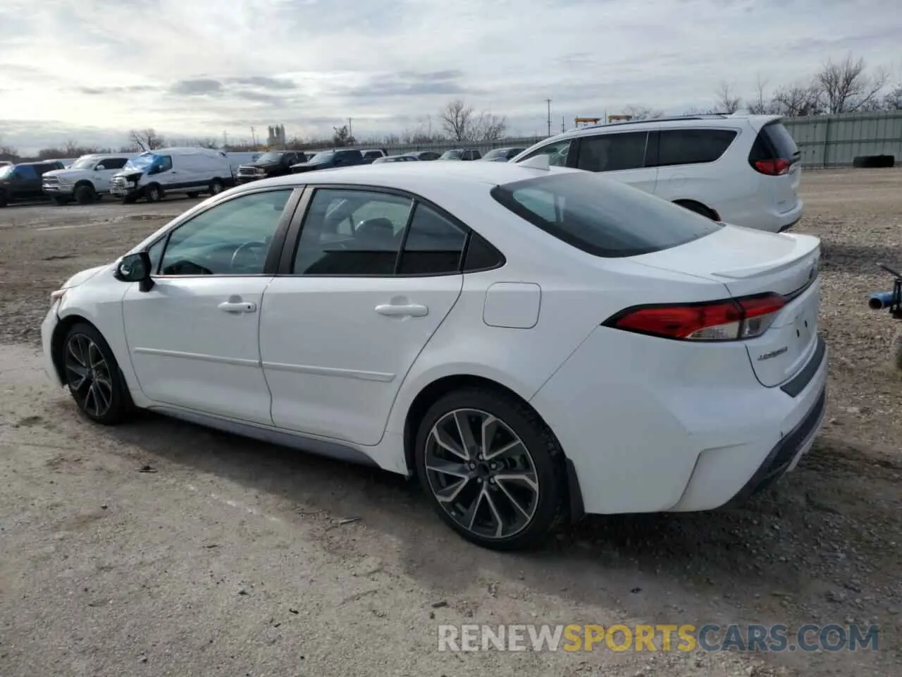 2 fotografías del automóvil dañado 5YFM4RCEXLP015696 TOYOTA COROLLA 2020