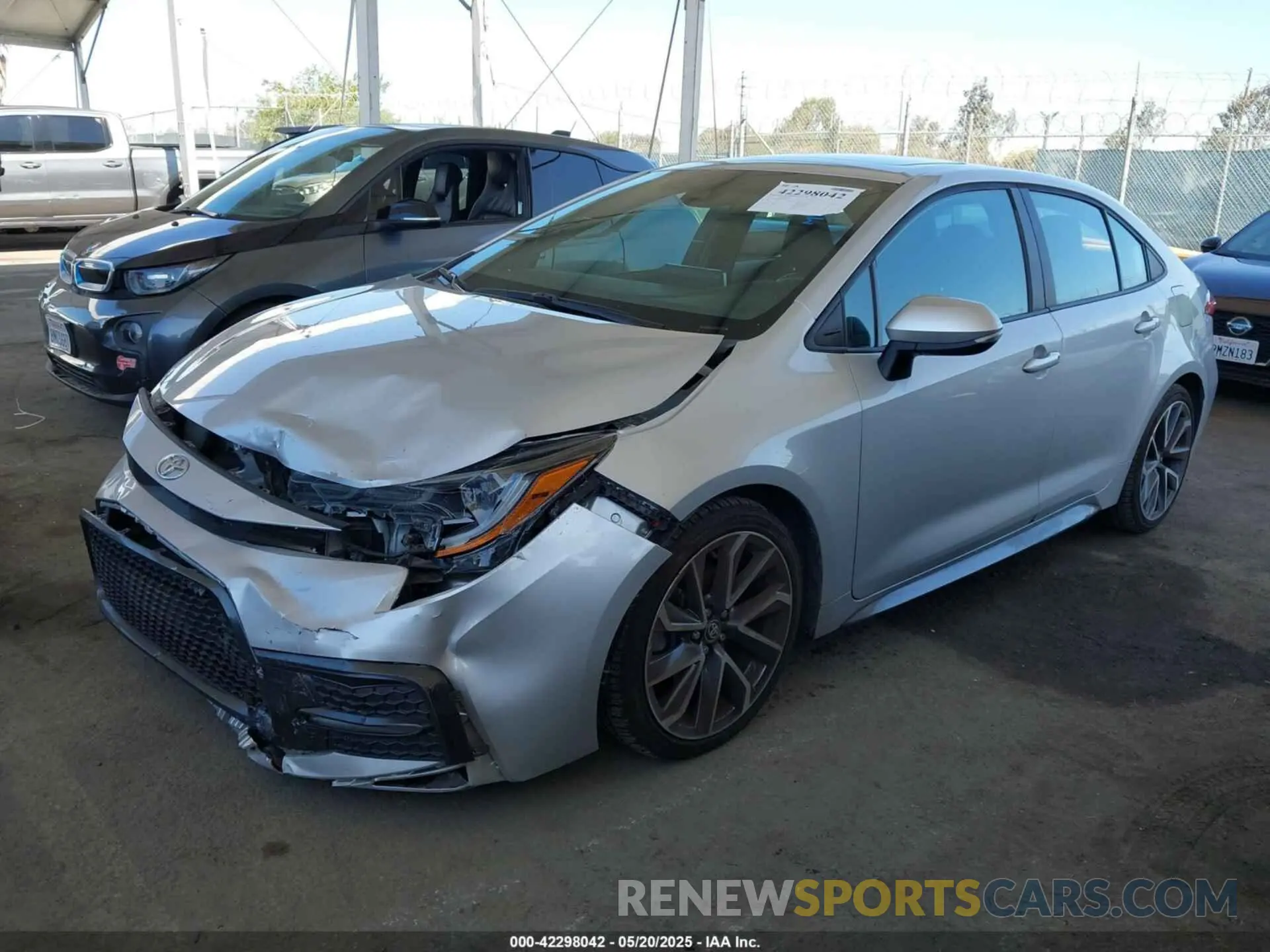2 fotografías del automóvil dañado 5YFP4RCE2LP048270 TOYOTA COROLLA 2020