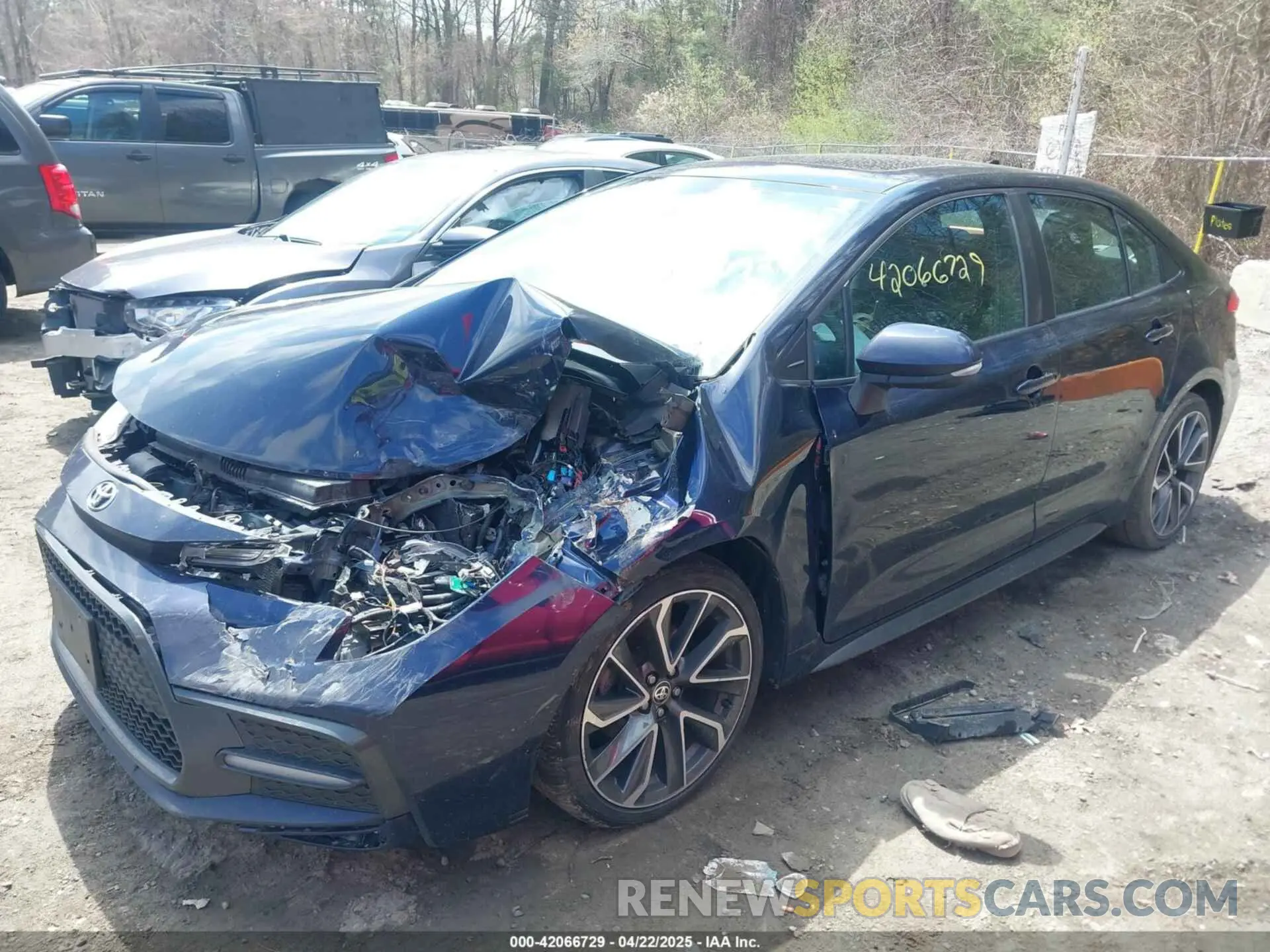2 fotografías del automóvil dañado 5YFP4RCE3LP046642 TOYOTA COROLLA 2020