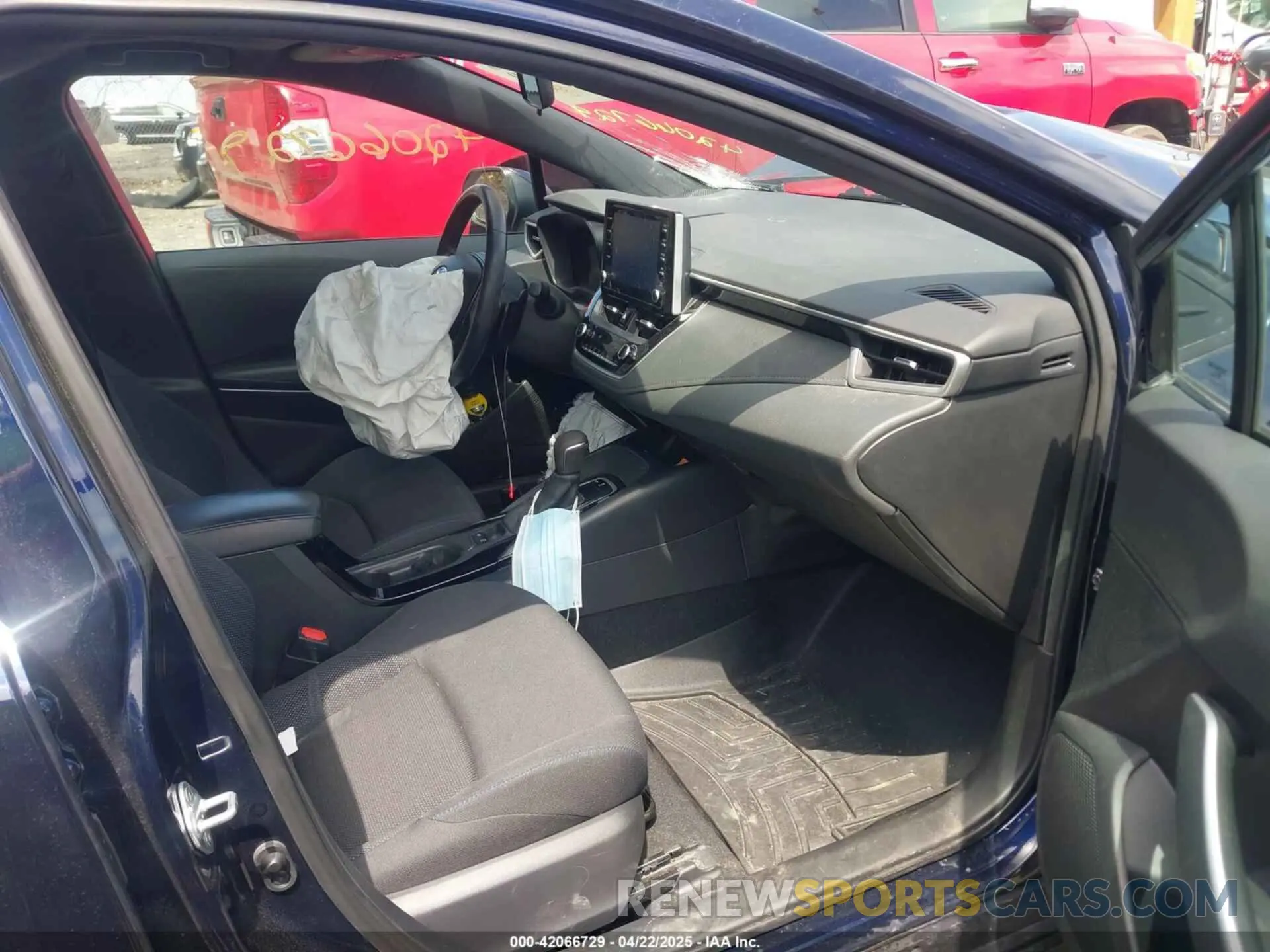 5 fotografías del automóvil dañado 5YFP4RCE3LP046642 TOYOTA COROLLA 2020