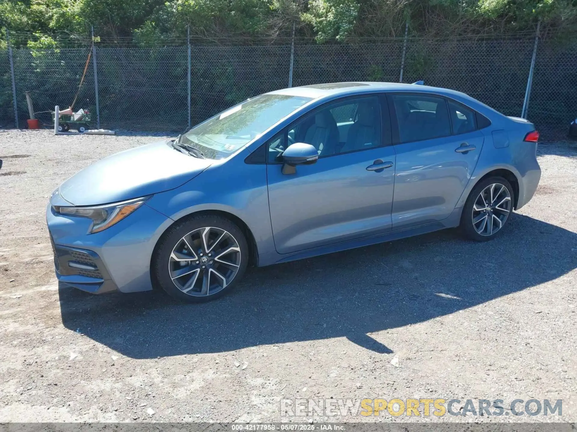 2 fotografías del automóvil dañado 5YFP4RCE4LP011639 TOYOTA COROLLA 2020