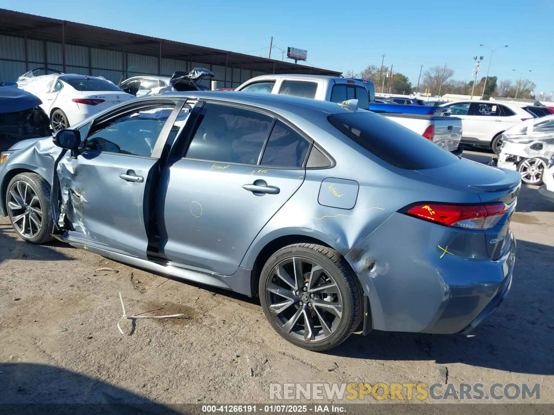 3 fotografías del automóvil dañado 5YFP4RCE5LP013822 TOYOTA COROLLA 2020
