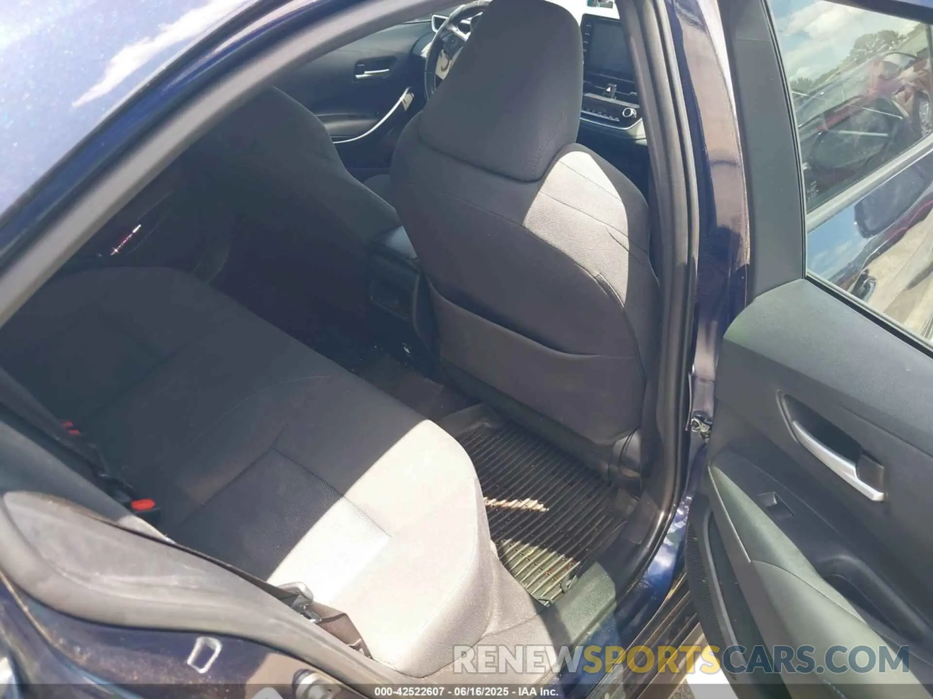 8 fotografías del automóvil dañado 5YFP4RCE8LP032476 TOYOTA COROLLA 2020