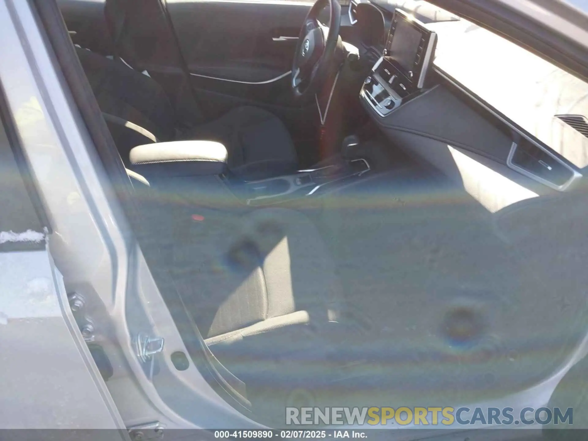 5 fotografías del automóvil dañado 5YFP4RCE9LP023964 TOYOTA COROLLA 2020