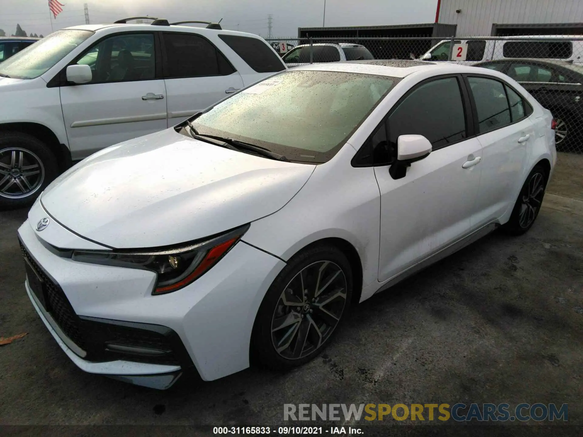 2 fotografías del automóvil dañado 5YFP4RCEXLP022774 TOYOTA COROLLA 2020