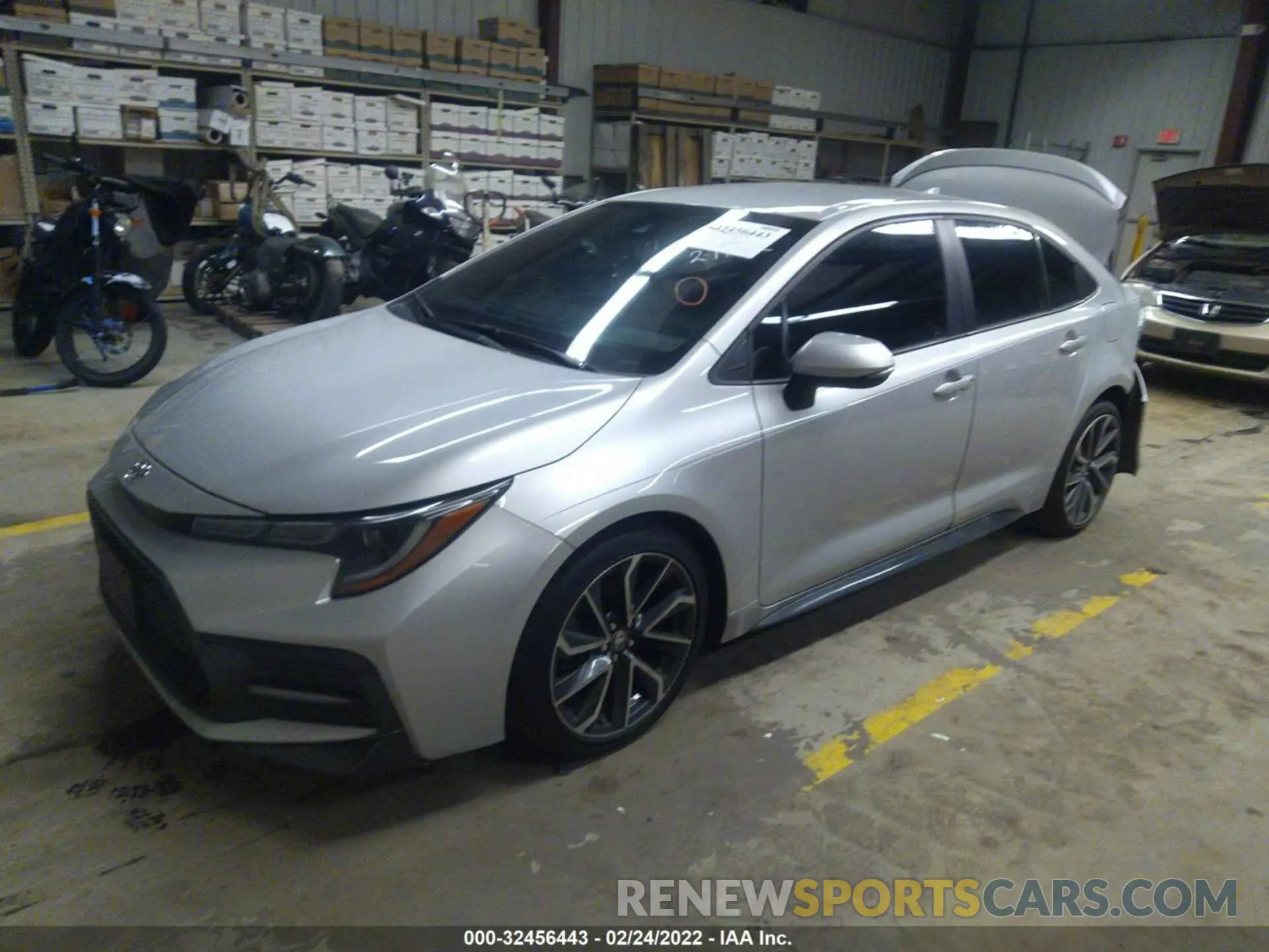 2 fotografías del automóvil dañado 5YFS4RCE0LP032272 TOYOTA COROLLA 2020