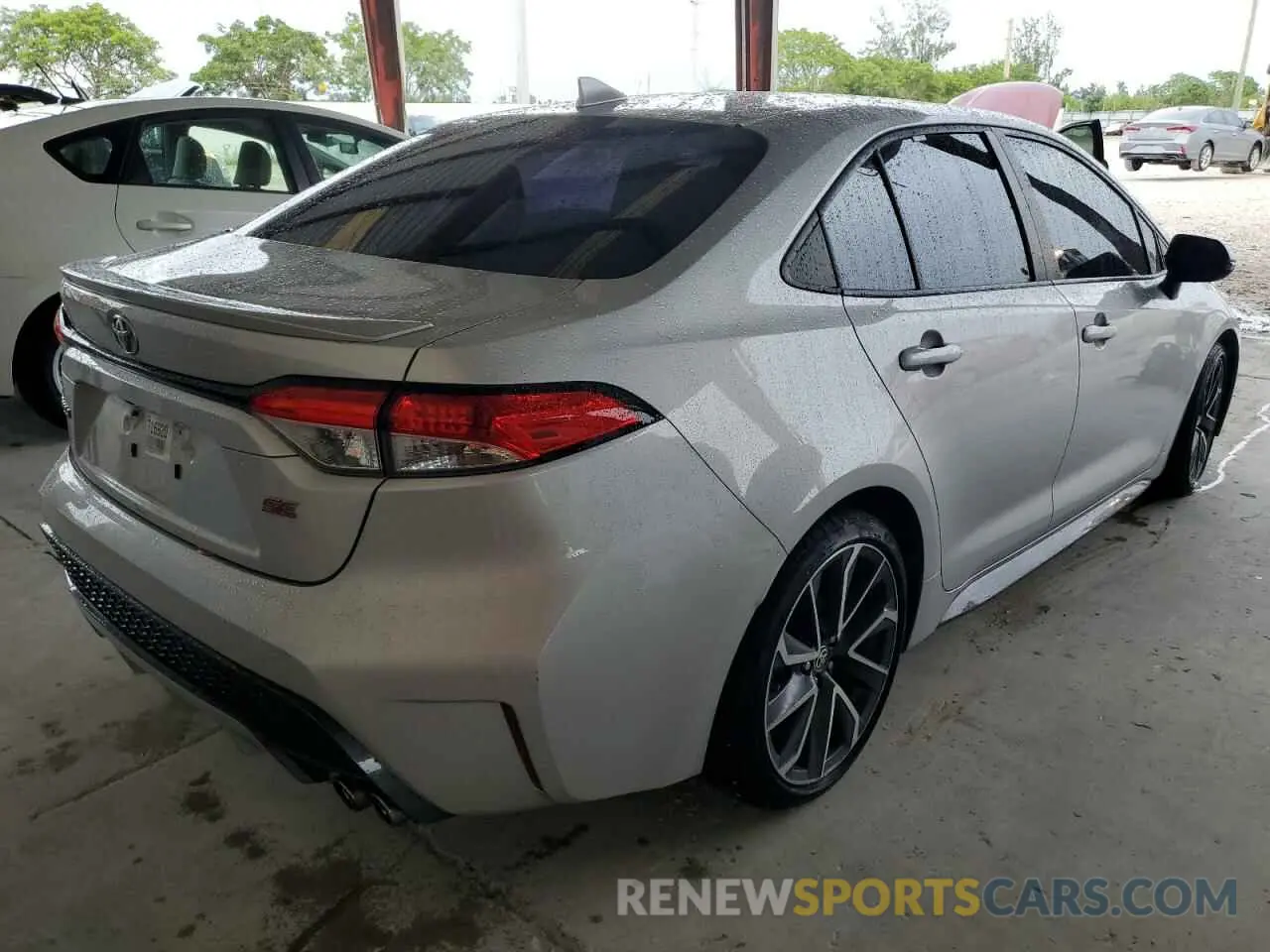 4 fotografías del automóvil dañado 5YFS4RCE1LP017960 TOYOTA COROLLA 2020