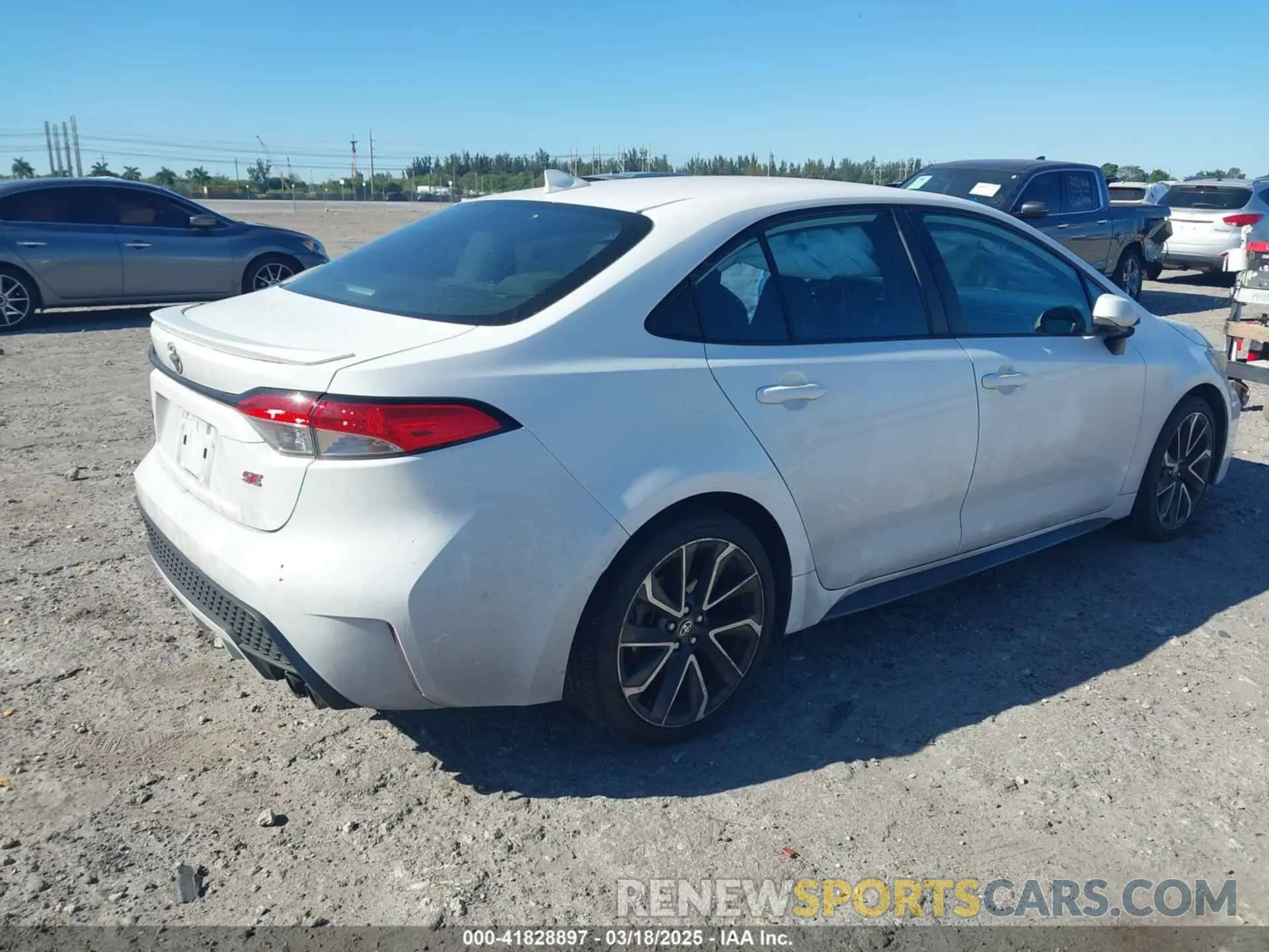 4 fotografías del automóvil dañado 5YFS4RCE1LP024634 TOYOTA COROLLA 2020