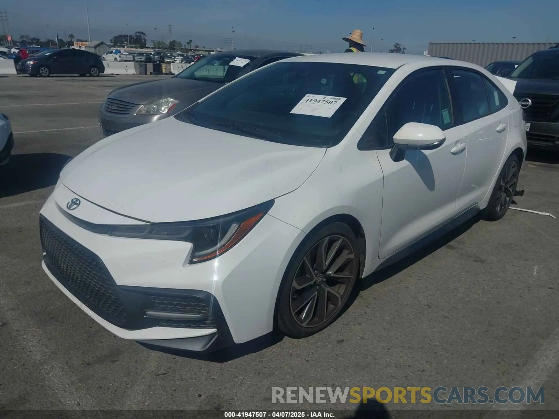 2 fotografías del automóvil dañado 5YFS4RCE1LP029557 TOYOTA COROLLA 2020