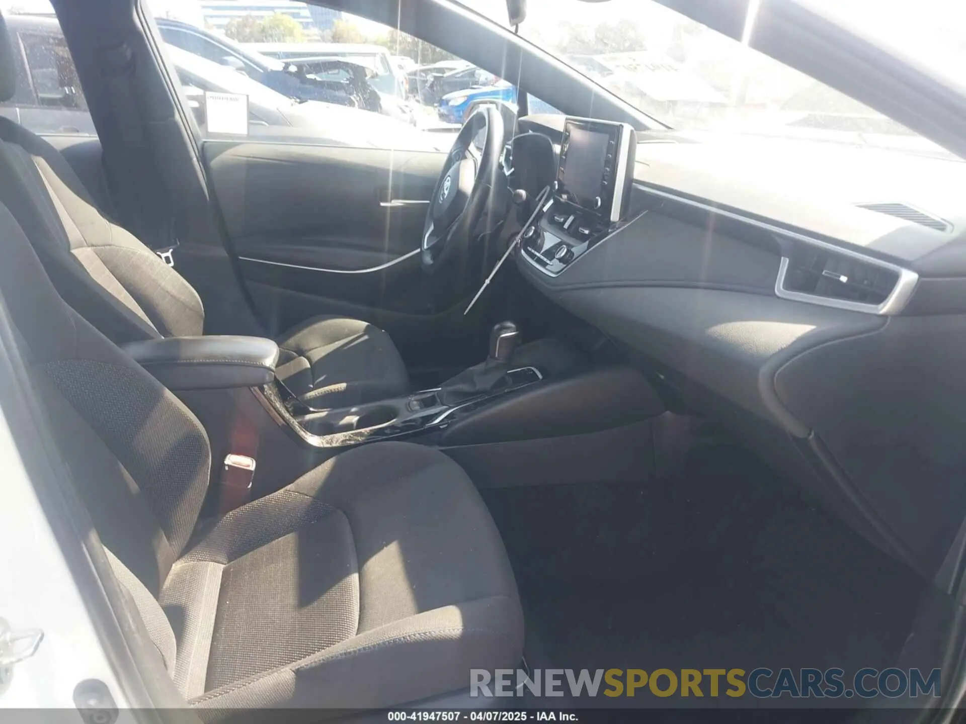5 fotografías del automóvil dañado 5YFS4RCE1LP029557 TOYOTA COROLLA 2020