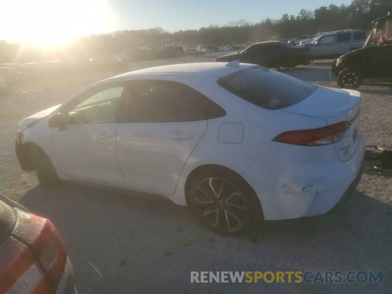 2 fotografías del automóvil dañado 5YFS4RCE1LP035634 TOYOTA COROLLA 2020