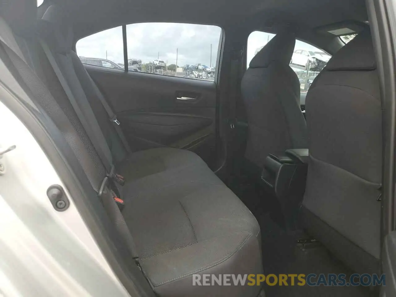 10 fotografías del automóvil dañado 5YFS4RCE1LP052675 TOYOTA COROLLA 2020