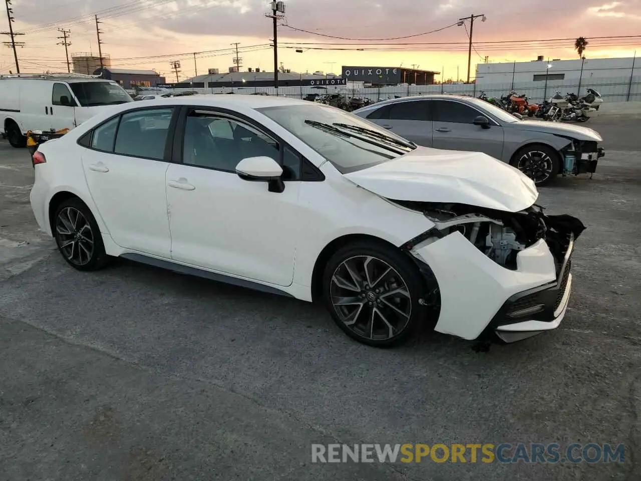 4 fotografías del automóvil dañado 5YFS4RCE2LP048215 TOYOTA COROLLA 2020