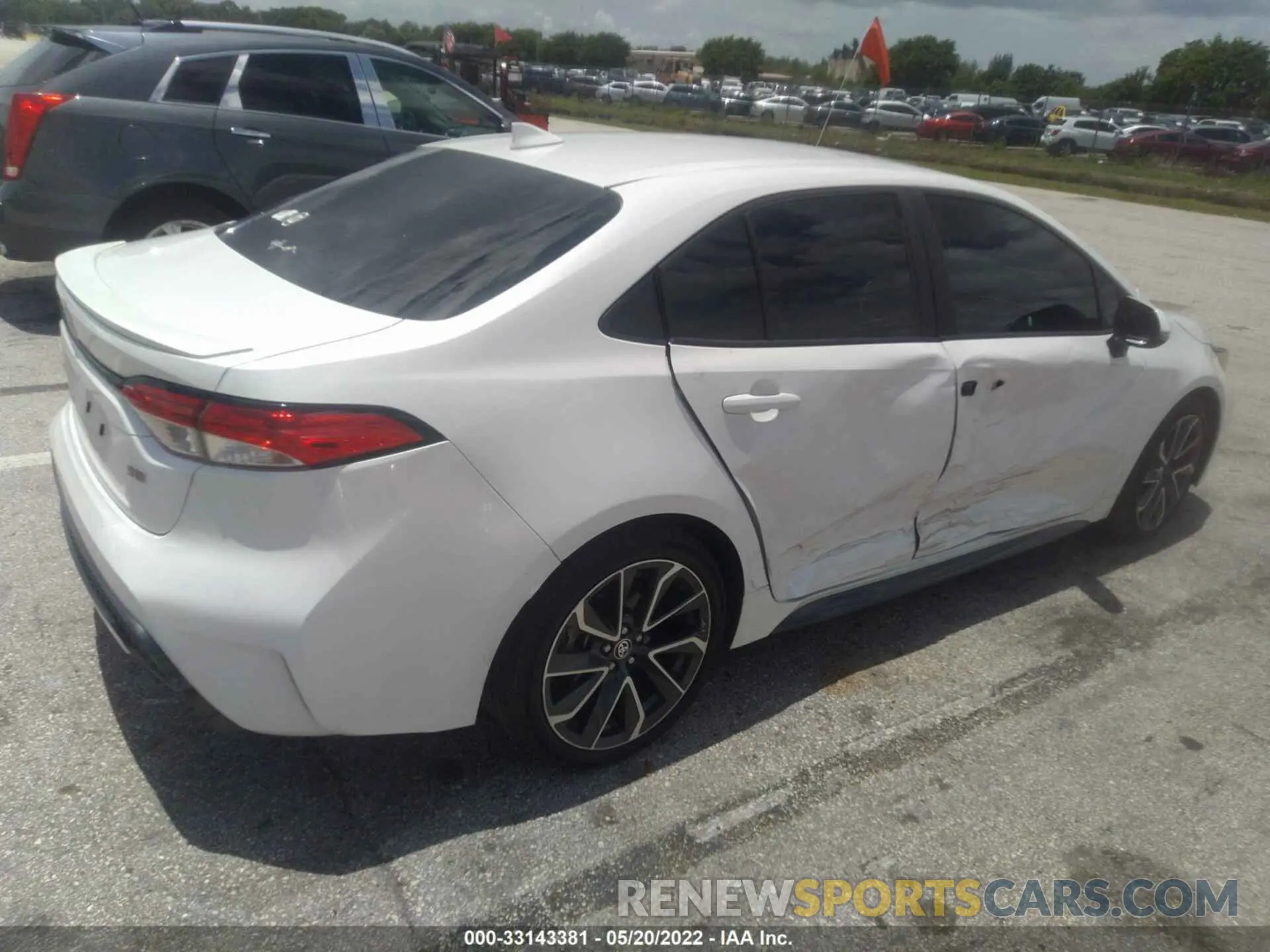4 fotografías del automóvil dañado 5YFS4RCE3LP022285 TOYOTA COROLLA 2020