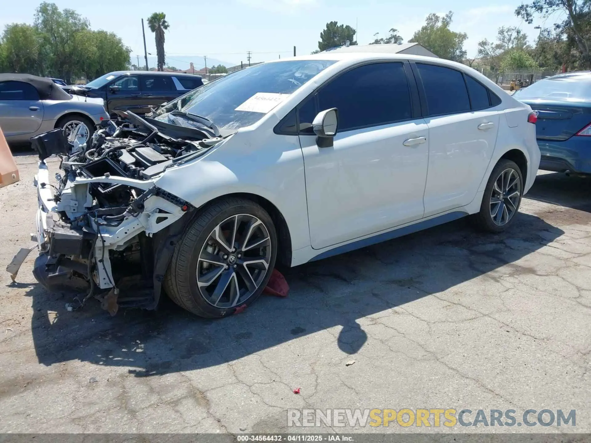 2 fotografías del automóvil dañado 5YFS4RCE3LP046988 TOYOTA COROLLA 2020