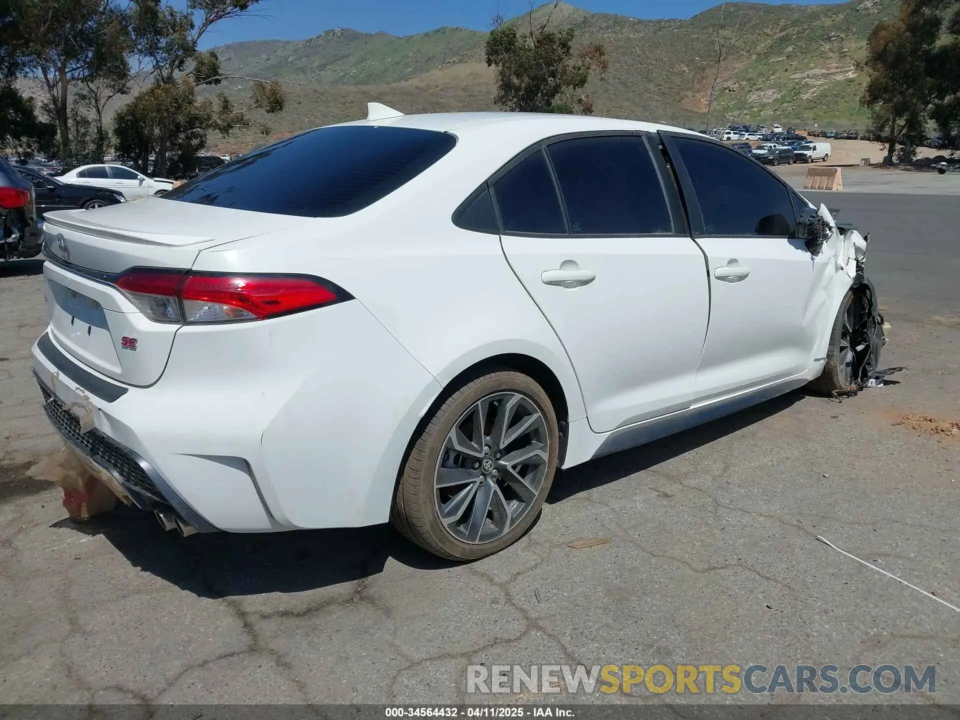 4 fotografías del automóvil dañado 5YFS4RCE3LP046988 TOYOTA COROLLA 2020