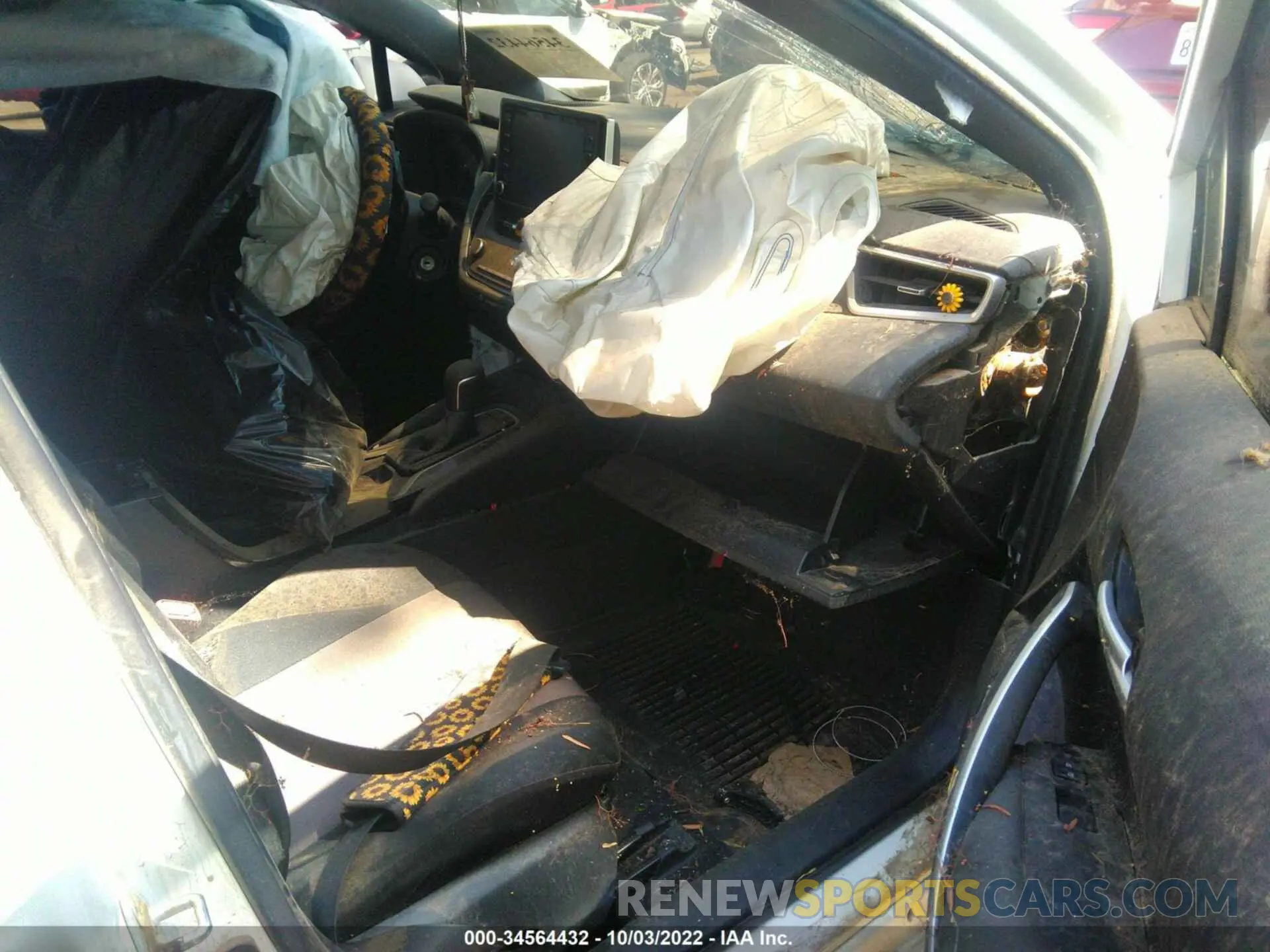 5 fotografías del automóvil dañado 5YFS4RCE3LP046988 TOYOTA COROLLA 2020
