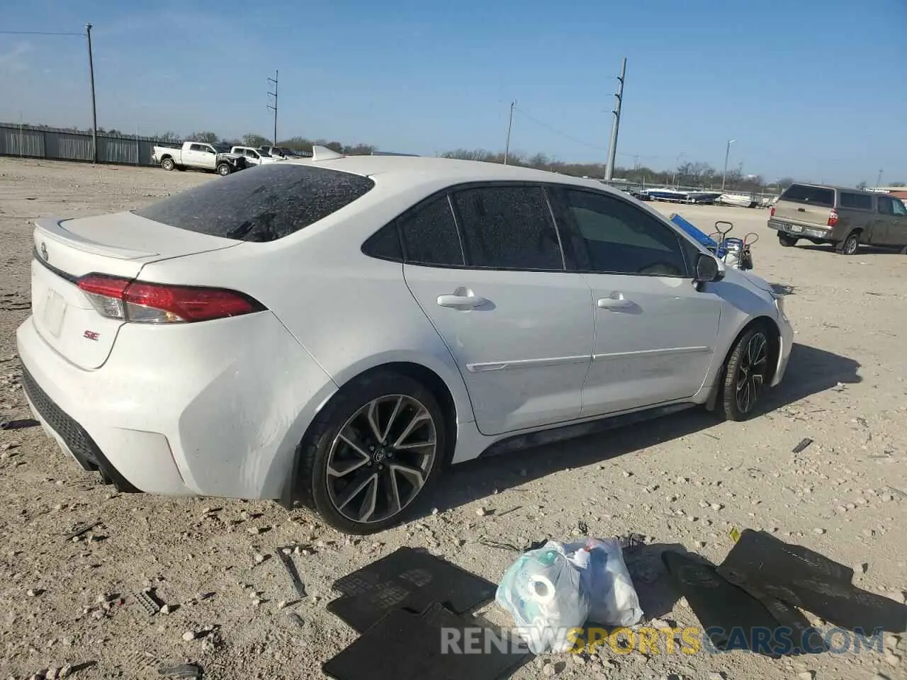 3 fotografías del automóvil dañado 5YFS4RCE5LP016973 TOYOTA COROLLA 2020