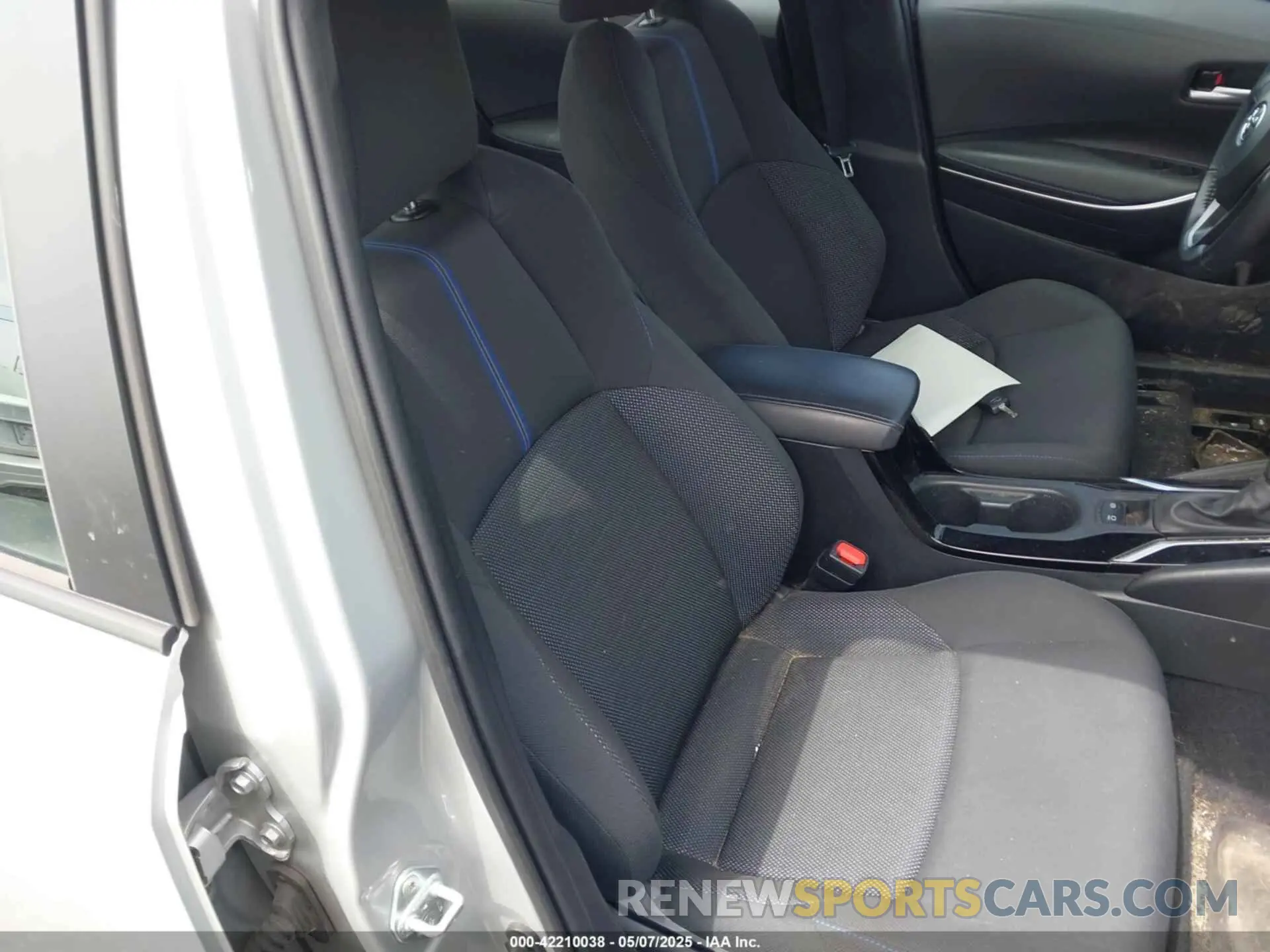 5 fotografías del automóvil dañado 5YFS4RCE5LP027651 TOYOTA COROLLA 2020